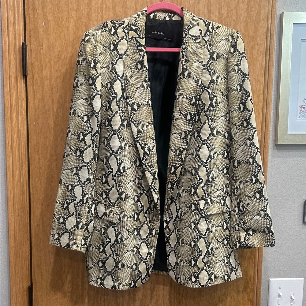 Zara Women's Snake Pattern Blazer - Black and Cream
